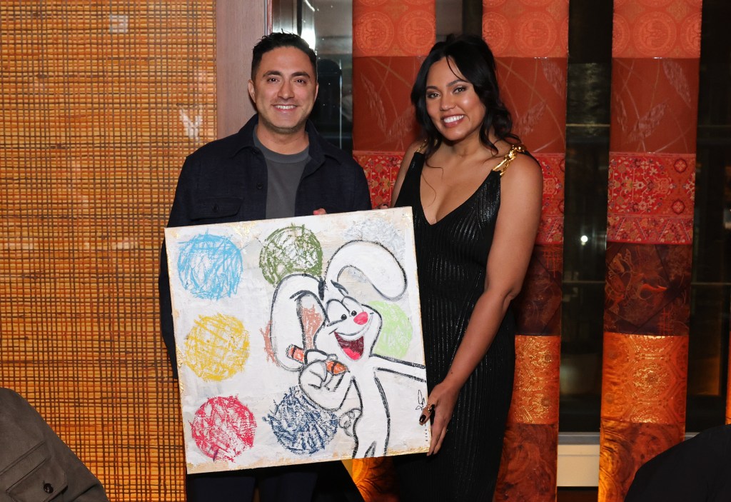 Ayesha Curry celebrated her Haute Living Haute Beauty cover with Mijenta Tequila at Zuma in NYC where she was gifted a painting from Jojo Anavim.