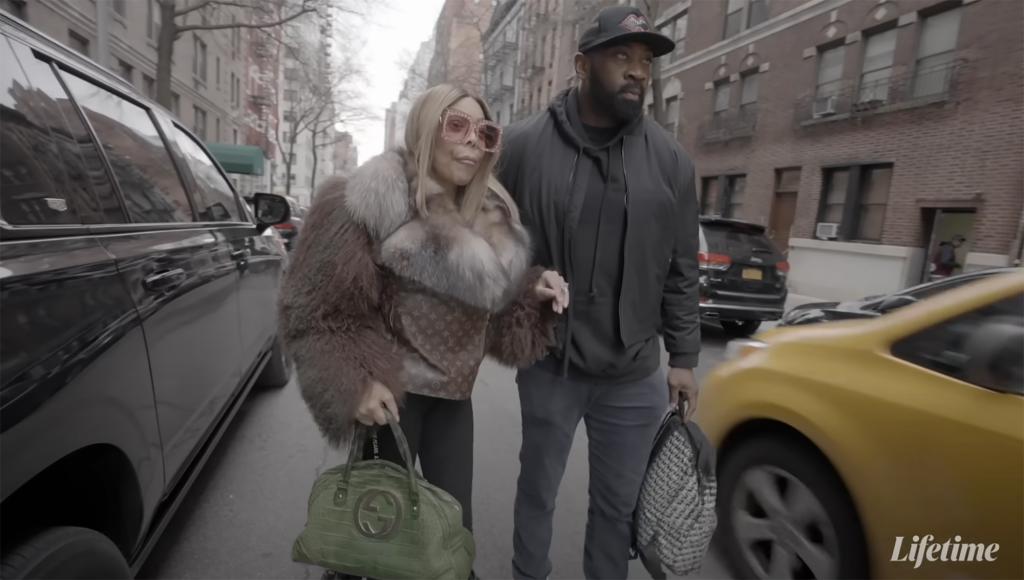 Wendy Williams walking to a cab.
