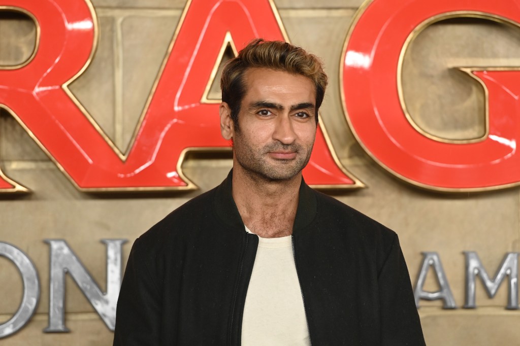  Kumail Nanjiani attends the UK Premiere of "Dungeons & Dragons - Honour Among Thieves" on March 23, 2023 in London.