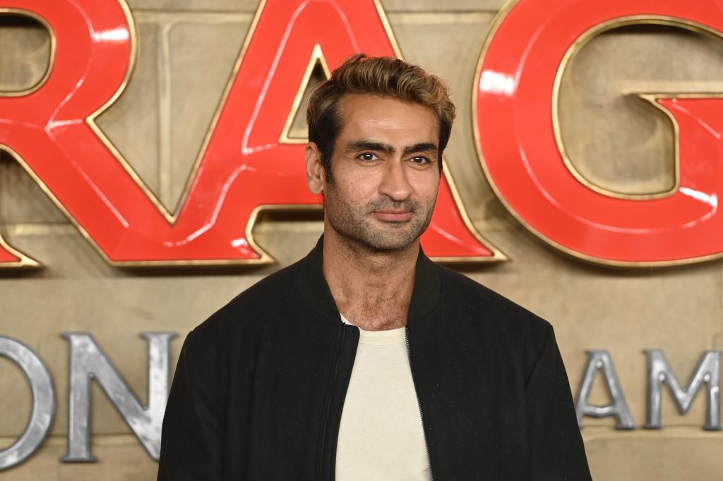  Kumail Nanjiani attends the UK Premiere of "Dungeons & Dragons - Honour Among Thieves" on March 23, 2023 in London.