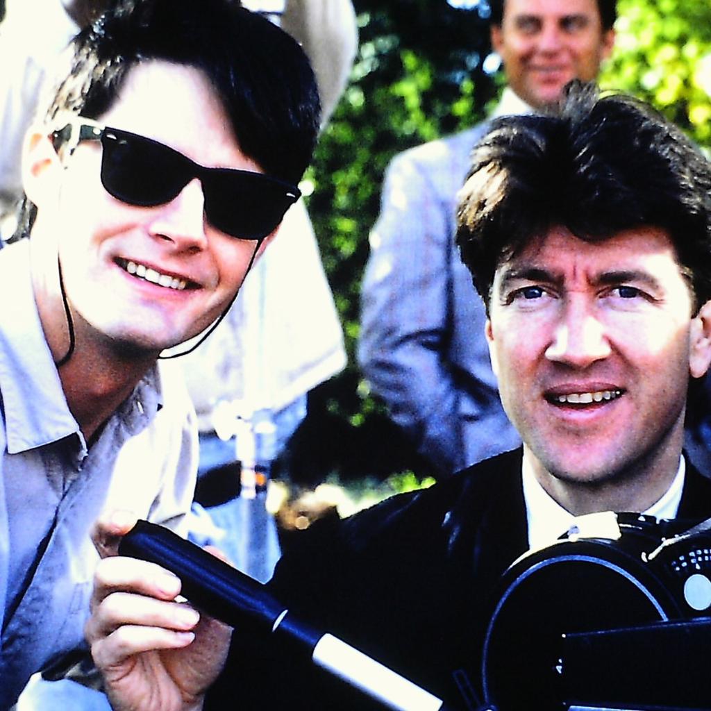Kyle MacLachlan and David Lynch pose together.